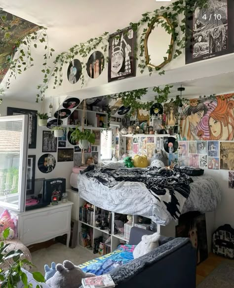 Rearranged Room Ideas, Mid Rise Bed, Messy Artist Room Aesthetic, Room Ideas Clutter, Wardrobe Room Aesthetic, Cool Room Inspiration, Cool Bed Frame Ideas, Clean Grunge Room, How To Organize Room