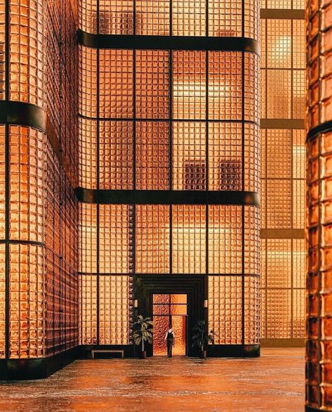 Maison Hermes, Renzo Piano Building Workshop, Tokyo, Japan, 2001. #architecture #archinerds Hermes Tokyo, Renzo Piano Architecture, Winter Hotel, Bakery Shop Interior, Glass Blocks Wall, Building Workshop, Brick Interior Wall, Brick Interior, Brutalism Architecture