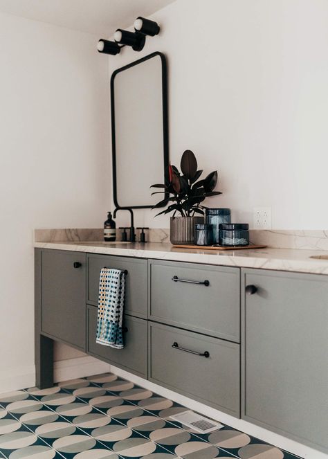 Step Inside a Modern & Minimal Pennsylvania Home – Schoolhouse Schoolhouse Bathroom, Store Design Interior, Bathroom Renos, Stay Inspired, Shop Interior Design, Step Inside, Elegant Decor, Bathroom Renovation, Design Store