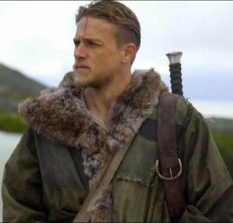 ❤ Charlie Hunnam King Arthur, Jackson Teller, Hawke Dragon Age, King Arthur Legend, Roi Arthur, Arthur Pendragon, Jax Teller, Silly Cats Pictures, Supernatural Fans