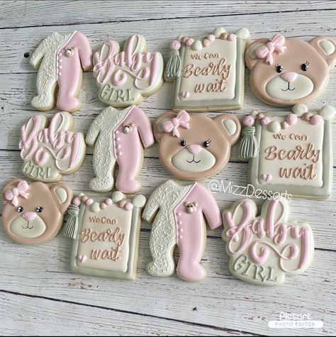 Pink Bear Baby Shower, Baby Shower Sugar Cookies, Baby Shower Oso, Girl Shower Themes, Teddy Bear Cookies, Bear Baby Shower Theme, Snowflake Baby Shower, Boy Baby Shower Ideas, Baby Shower Treats