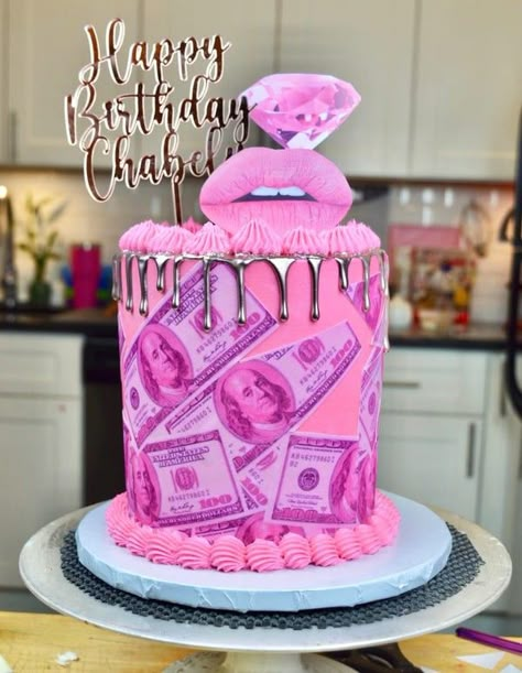 Pink Baddie Birthday Cake, Bratz Birthday Party Ideas Cakes, Pink Money Cake, Baddie Cake Ideas, Bratz Birthday Cake, Pretty Cakes For Women Birthdays, Baddie Birthday Cake, Crazy Birthday Cakes, 26 Birthday Cake