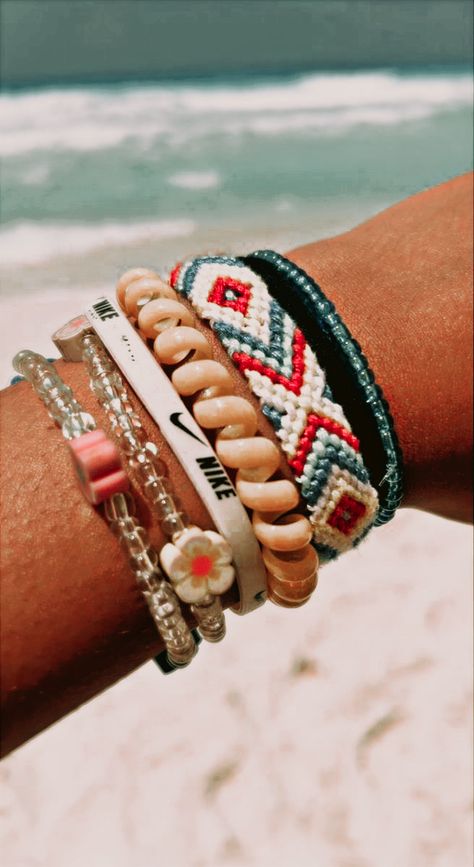 Summer Wrist, Cute Friendship Bracelets, Preppy Bracelets, Summer Bracelets, Wristbands, Bracelet Stack, Friendship Bracelet, The Picture, Cute Jewelry