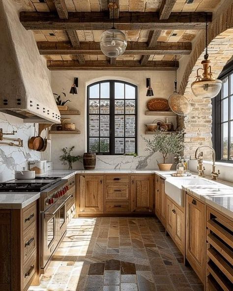 Italian Farmhouse Kitchen, Barndo Kitchen, French Kitchens, Timeless Kitchen Design, Timeless Kitchen, Rustic Kitchen Design, Casa Vintage, New House - Kitchen, Farmhouse Kitchen Design