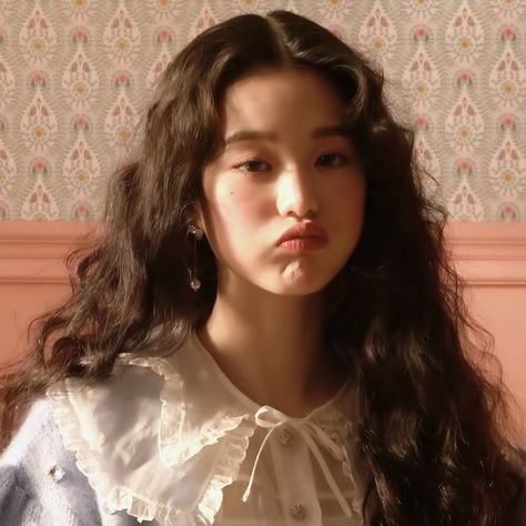 wonyoung pics on Twitter: "pout… " روتين العناية بالبشرة, Girl Icons, Ulzzang Girl, Pink Aesthetic, Glow Up?, Korean Girl, Hair Inspo, بلاك بينك, Kpop Girls