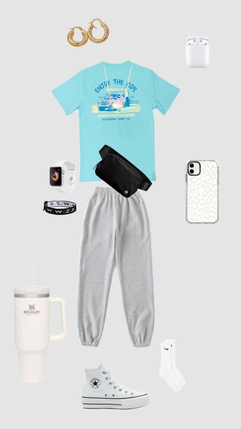 #preppy Sweatpants Outfit Preppy, Preppy Sweatpants Outfit, Outfit With Sweatpants, Southern Preppy Outfits, Southern Preppy, Preppy Outfits For School, Outfit Preppy, Winter Preppy, Sweatpants Outfits