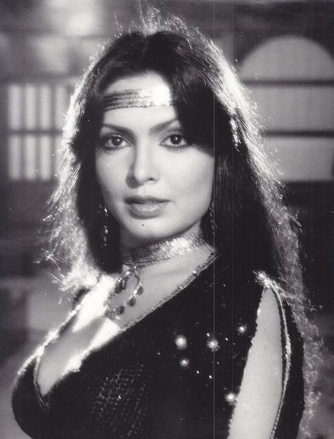 Retro Fashion 70s Indian, Old Bollywood Actress, Parveen Babi, Bollywood Theme Party, Zeenat Aman, Bollywood Retro, Bollywood Theme, Retro Bollywood, Latest Bridal Dresses