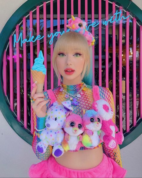 Jannine Candy Inspired Outfits, Harajuku Women, Rave Fits, Rave Fashion, Barbie Wardrobe, How To Wear A Scarf, Kids Candy, Bear Outfits, Fashion Themes