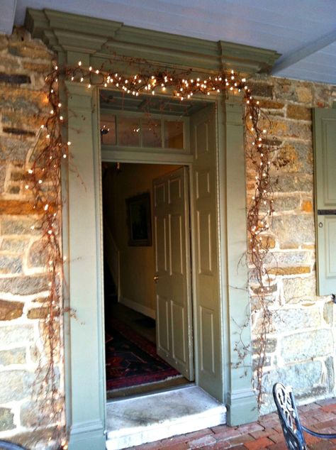 Halloween Grapevine Garland, Halloween Garland For Front Door, Grapevine Door Garland, Grape Vine Door Garland, Grapevine Ideas Projects, Grapevine Garland Front Door Christmas, Grapevine Garland Ideas, Grapevine Garland Front Door, Fall Garland Front Door