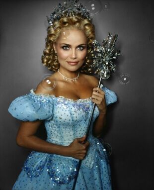 Glinda Wicked, The Witches Of Oz, Dream Roles, Wicked Costumes, Glinda The Good, Wicked Musical, Kristin Chenoweth, Glinda The Good Witch, The Good Witch