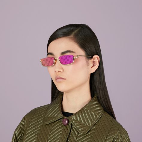 Shop the Rectangular-frame sunglasses in gold at GUCCI.COM. Enjoy Free Shipping and Complimentary Gift Wrapping. Sunglasses Gucci, Gucci Models, Accessories Brand, Rectangle Sunglasses, Gucci Sunglasses, Gucci Accessories, Gold Sunglasses, Unisex Sunglasses, Beauty Items