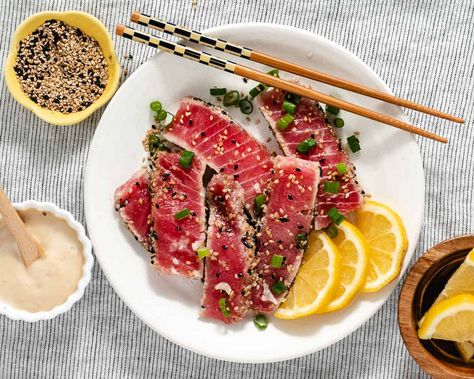 Yellow Fin Tuna Recipe, Sauce For Tuna Steak, Ahi Tuna Sauce, Cooking Ahi Tuna, Sesame Marinade, Tuna Grilled, Tuna Dinner Recipes, Ahi Tuna Steak Recipe, Ahi Tuna Recipe