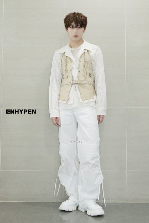 Enhy Fashion, Twitter Enhypen, Enhypen Official, Fashion Dark, Stage Outfit, Kim Sunoo, Korean Wave, Dark Blood, Qatar Airways