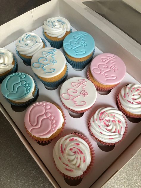 Gender Reveal With Cupcakes, Pink And Blue Cake Gender Reveal, Gender Reveal Cupcake Ideas Simple, Gender Reveal Cake And Cupcakes, Pink And Blue Cupcakes Gender Reveal, Cupcake Gender Reveal Ideas, Gender Reveal Deserts, Cupcakes For Gender Reveal, Gender Reveal Cupcakes Pink And Blue