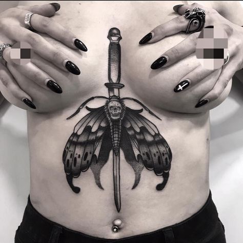 oscarmoon.ink@gmail.com O privado #oscarmoontattoo #thebestspaintattooartists #thebestspaintattooartists #tattoodo #neotradsub #radtattoos… Tummy Tattoo, Moth Tattoo Design, Emo Tattoos, Insect Tattoo, Moth Tattoo, Full Body Tattoo, Stomach Tattoos, Stylist Tattoos, Sternum Tattoo