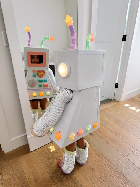 Goodnight Fox - DIY Kids Robot Costume for Halloween: Step-by-Step Guide Robot Costume Adult, Robot Costume Diy, Creative Kids Halloween Costume, Robot Halloween Costume, Homemade Robot, Family Themed Halloween Costumes, Robot Costume, Play Ideas For Toddlers, Kid Costumes