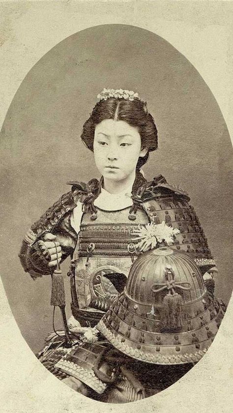 Guerriero Samurai, Female Samurai, Arte Ninja, Japanese Warrior, Japanese History, Japan Woman, Japanese People, Samurai Warrior, Art Japonais