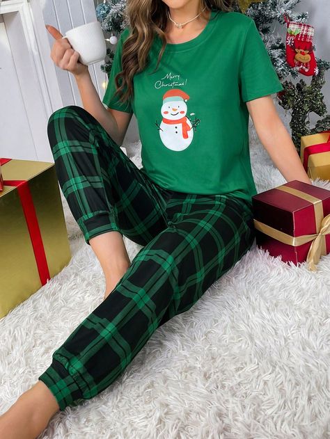 Conjunto de pijama Navidad con muñeca de nieve & con estampado de cuadrosHe descubierto los artículos más increíbles en SHEIN.com, ¡ve y echa un vistazo! James Fridman, Photo Fix, Funny Photoshop, Cute Pjs, Christmas Pajamas, Pj Sets, Loved Ones, Christmas List, The Holiday