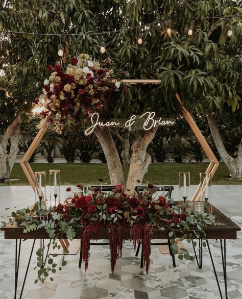 Dark Green And Wine Red Wedding, Maroon And Olive Green Wedding, Sage Green And Maroon Wedding, Sage Green And Red Wedding, Maroon Wedding Backdrop, Emerald And Burgundy Wedding, Sage And Burgundy Wedding, Burgundy And Sage Wedding, Burgundy And Sage Green Wedding