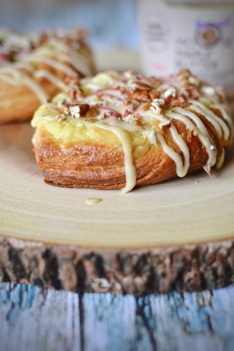 Pecan Danish Recipe, Pecan Danish, Farm Shop Ideas, Danish Pastry Dough, Breakfast Danish, Danish Cake, Maple Desserts, Pancake Balls, Mom Breakfast