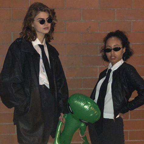 Alexa Mareka on Instagram: “(wo)men in black” Men In Black Costume For Women, Alexa Mareka, Men In Black Costume, 2023 Costumes, Halloween Fantasia, Black Halloween Costumes, Hot Halloween Outfits, Halloween Coustumes, Pretty Halloween Costumes