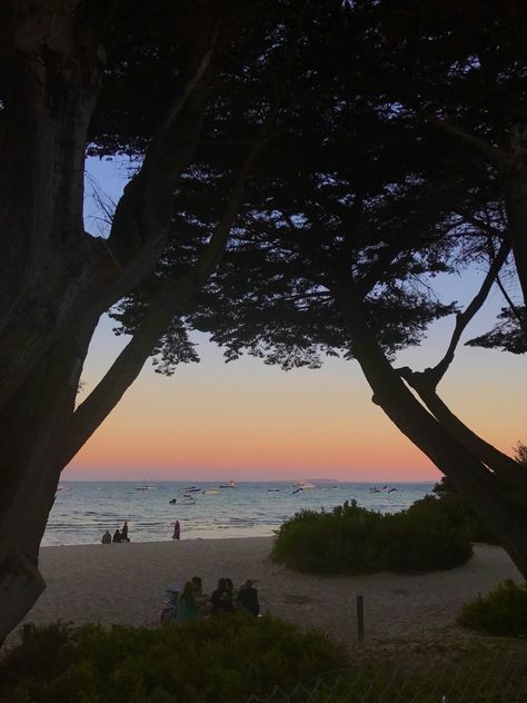 #sunset #sun #summer #australia #melbourne #melb #sorrento #ocean #beach #rainbow #aus #aesthetic #warm #pink #blue #yellow #pastel #orange #sky #rainbow 4am Club, Sorrento Australia, Summer Australia, Sorrento Beach, Beach Rainbow, Sky Rainbow, Melbourne Beach, Pastel Beach, Yellow Pastel