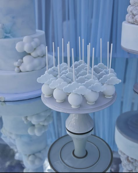 Cloud Theme Party, On Cloud 9 Bridal Shower, Cloud 9 Birthday, Cloud Baby Shower Theme, Cloud Party, Classy Baby Shower, Cloud Theme, Idee Babyshower, Bridal Shower Inspo