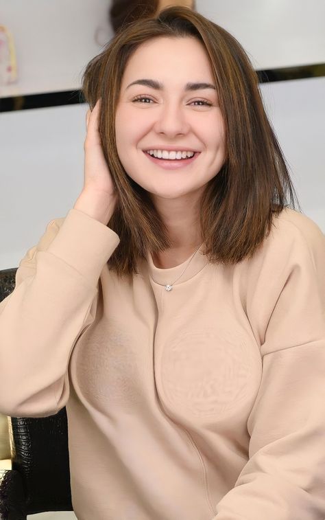 Without Make-up Hania Amir Hania Amir, Pakistani Fashion Casual, Fashion Sketches Dresses, Haircut Hairstyle, Wedding Dresses For Girls, Fashionista Clothes, Pakistani Actress, Simple Trendy Outfits, Stylish Girl