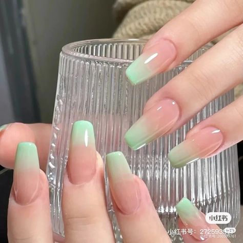 Pastel Green Tip Nails, Light Green And Pink Nails, Mint Nails Design, Mint Green Nail Art, Mint Green Nail Designs, Noriker Horse, Lilac Nails Design, Mermaid Nail Art, Mint Green Nails