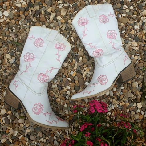 Floral Cowboy Boots, Country Core, Givenchy Boots, Americana Aesthetic, Playing Dress-up, Boot Bling, Cowgirl Aesthetic, Platform Converse, Year Of The Rabbit