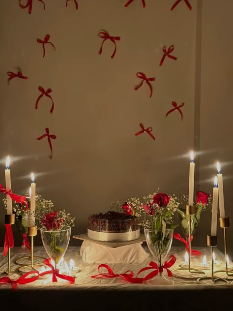 Romantic Birthday Decor, Red Aesthetic Birthday Decor, Black And Red Birthday Theme Decoration, 26th Birthday Theme Ideas, Red Bow Party Decor, 24th Birthday Ideas Decorations, Red Pink Birthday Theme, Red Bow Birthday Theme, Red Birthday Theme Aesthetic