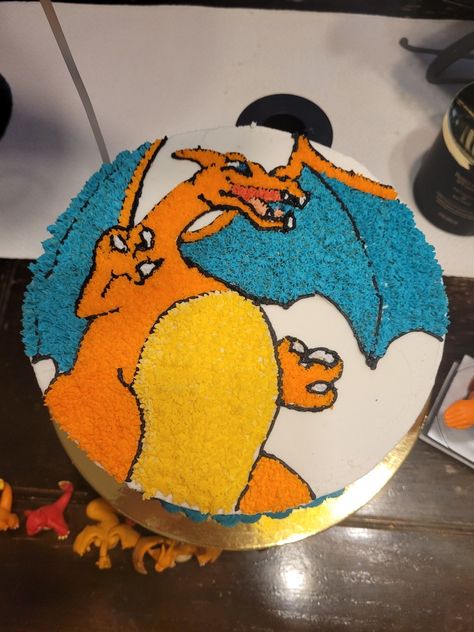 Charzard Birthday Cakes Easy, Gyrados Pokemon Cake, Pokemon Cake Charizard, Charzard Birthday Cakes, Charizard Birthday, Birthday Cake Pokemon, Charizard Cake, Pokemon Cakes, Cake Pokemon