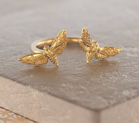 Moth Ring, Moth Jewelry, Insect Ring, Fiance Ring, Fantasy Crown, Fine Jewelry Design, Pretty Piercings, Skull Wedding Ring, Moth Butterfly