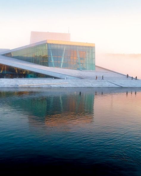 Two incredibly good reasons to visit a place. The Oslo Opera House not only houses the Norwegian National Opera and Ballet, and the national opera theatre, but is also architecturally worth a visit! Definitely a place to see. #NOBLEANDSTYLE #OSLO #OPERAHOUSE Oslo Opera House Architecture, Oslo Opera House, Opera Theatre, Luxury Magazine, Mountain Living, Restaurant Guide, Lifestyle Trends, Travel Design, Travel Fashion