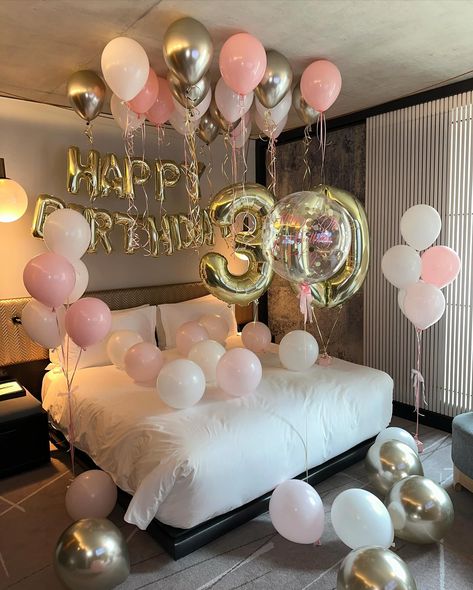 Birthday ideas? Beautiful hotel balloons for her✨ Made ready from office and positioned straight to your room. All done before your arrival 🎈🎉 Arrange a surprise setup for your loved with us in less than 5 minutes. Simple steps to book 👇 ➡️ DM us ➡️ Note where you’ll be staying ➡️ Attach an image of the what you’re after ➡️ Leave the rest with us We work across London and outside surrounding areas📍 Next day delivery available 🎉 Hotels are all tagged on posts 🪄 • • #hoteldecor #... Birthdays Surprise Ideas, Balloons In Hotel Room, Hotel Room Bday Decorations, Birthday Ideas Hotel Room, Balloon Filled Room, Airbnb Birthday Decorations, 21st Birthday Hotel Decorations, Birthday Room Ideas, Bday Room Decoration Ideas