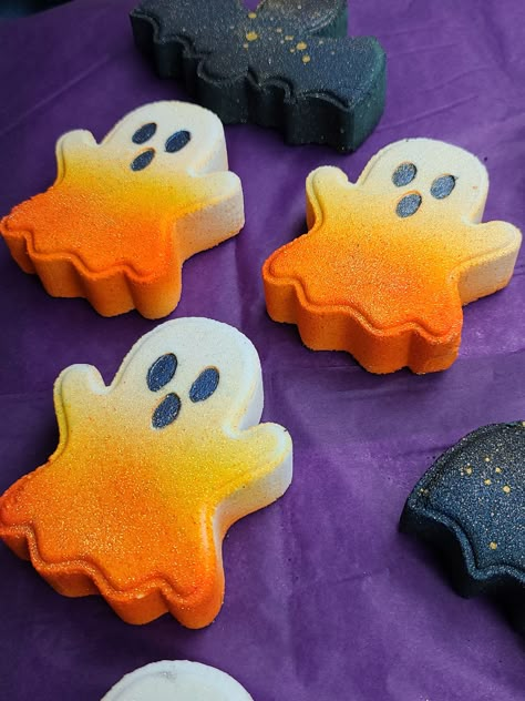 Halloween Party favors, halloween bath bombs, Ghost bath bombs, cauldron bath bombs, black bath bombs Halloween Bath, Aesthetic Bath, Sally Skellington, Pumpkin Queen, Bath Fizzies, Halloween Candy Corn, Diy Body Care, Catty Noir, Cosmic Horror