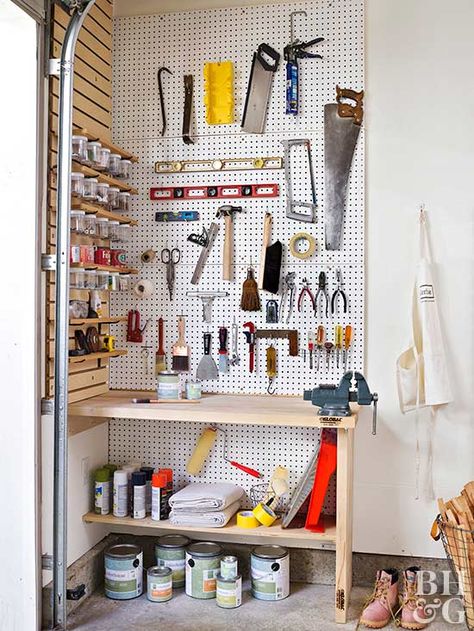 Tool Storage Organization, Garage Organization Ideas Pegboard, Hanging Tools In Garage, Organize Tools In Garage, Grid Wall Storage Garage, Tools Organization Ideas, Garage Pegboard Organization, Organised Garage, Pegboard Tool Organization