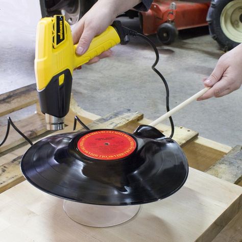 Vynil Record Crafts, Repurposed Vinyl Records, Vinyl Record Ideas, Record Crafts Vinyl, Craft With Vinyl Records, Melted Records Projects, Upcycling Vinyl Records, Vinyl Record Crafts Diy, Vinyl Upcycling