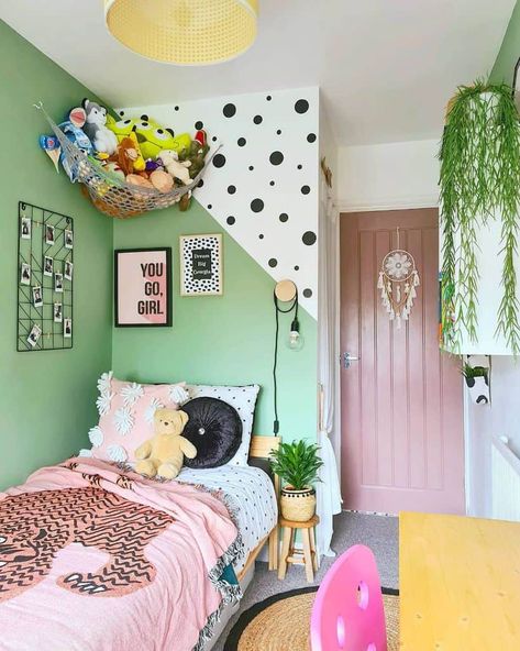 Kids Bedroom Paint Ideas, Small Kids Bedroom Ideas, Girls Bedroom Green, Box Room Bedroom Ideas, Colorful Kids Bedroom, Light Green Bedrooms, Dollhouse Makeover, Cool Kids Bedrooms, Cute Room