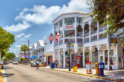 The 15 Best Things to Do on Duval Street in Key West Key West Style, Travel Key West, Key West Vacations, Usa Roadtrip, Train Tour, Key West Fl, Key West Florida, Florida Vacation, Florida Travel