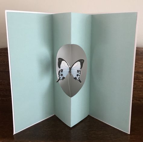 Spinning Butterfly Card, Spinning Card, Creative Valentine Cards, Origami Butterfly Tutorial, Flowers Step By Step, Tarjetas Pop Up, Spinner Card, Butterfly Card, Floral Paper