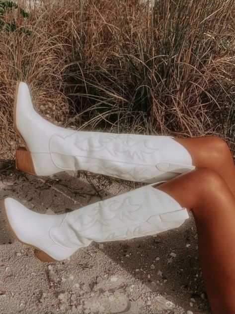 🤍 Cowgirl Boots Aesthetic, Cowboy Boots Aesthetic, Wide Calf Cowgirl Boots, Embroidered Chunky Heels, Knee High Western Boots, Tall Western Boot, White Cowgirl Boots, Cowboy Boots For Women, Classy Cowgirl