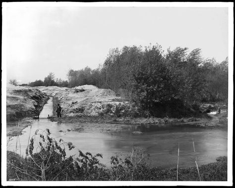 Before Concrete: Los Angeles River about 1910 Ecology Projects, Los Angeles River, Baldwin Hills, Historical Pics, Film Locations, California History, Los Angeles City, Historic Photos, Vintage Los Angeles