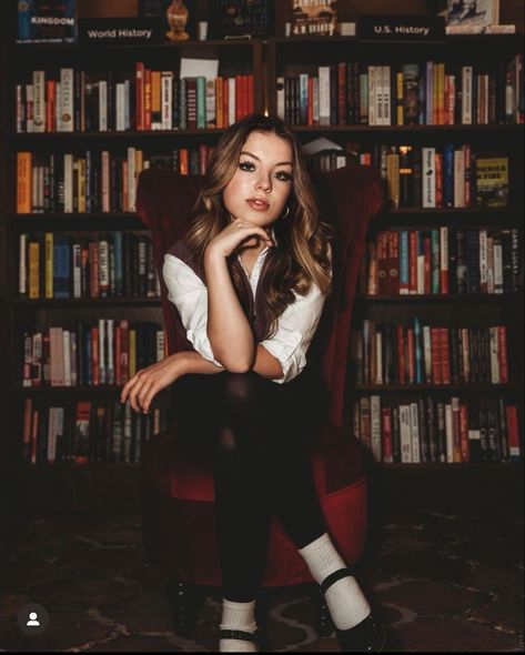 Author Photography Photo Ideas, Bookstore Photoshoot Photo Ideas, Vintage Bookstore Photoshoot, Senior Pics Library, Senior Photos Bookstore, Author Photo Shoot Ideas, Senior Picture Ideas Bookstore, Senior Picture Ideas With Books, Book Author Photoshoot Ideas