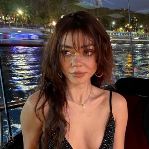 sarah hyland <3 Hailey Dunphy, Sarah Hyland, Gay Aesthetic, Make Up Inspo, Selfie Ideas Instagram, Modern Family, Cut And Color, Celebrity Crush, Persona