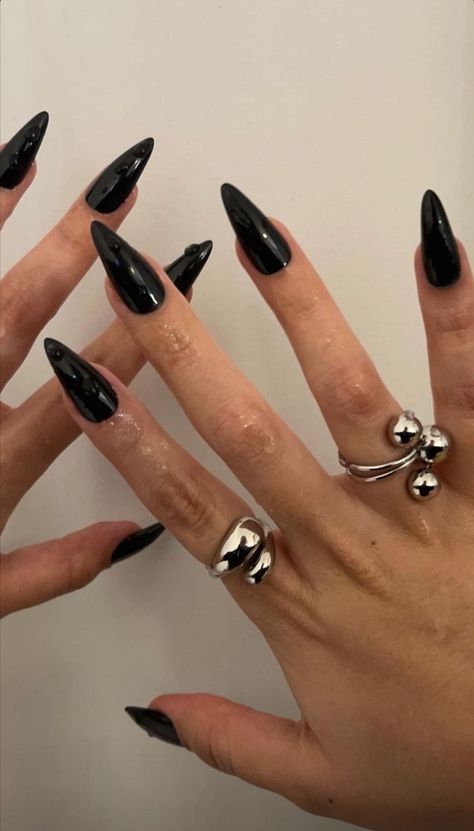 Long Black Nails, Acrylic Nails Almond Shape, Black Acrylic Nails, Goth Nails, Almond Acrylic Nails, Dark Nails, Fire Nails, Dream Nails, Funky Nails