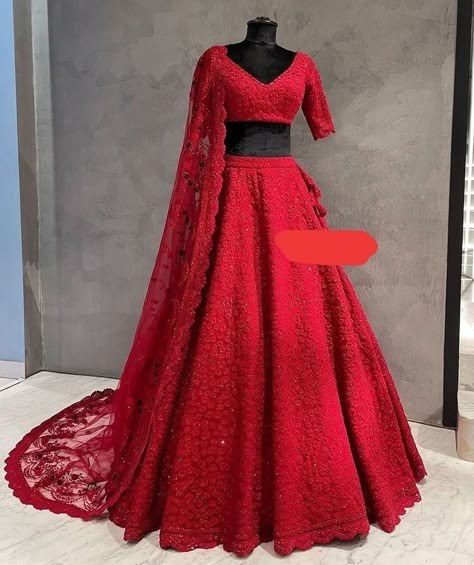 Red Colour Half Saree Designs, Choker With Lehenga, Ganesh Pooja Outfit For Bride, Red Lengha Simple, Lehenga Designs Red, Lengha Choli Modern Wedding, Red Lehenga Simple, Modern Lehenga Designs Style, Red Lehenga Designs