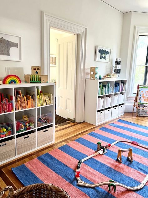 Kids Playroom Organization Ideas, Simple Playroom Organization, Cheap Playroom Ideas, Playroom Toy Organization, Kallax Playroom, Playroom Sunroom, Clt House, Kids Closet Storage, Toy Room Storage