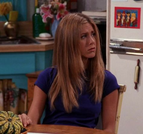 FRIENDS 1999 (S6 E6) Rachel "The One On The Last Night". Friends Jennifer Aniston, Rachel Green Hair, Rachel Haircut, Jeniffer Aniston, Rachel Green Outfits, Jennifer Aniston Hair, Jennifer Aniston Hot, Jenifer Aniston, Jen Aniston