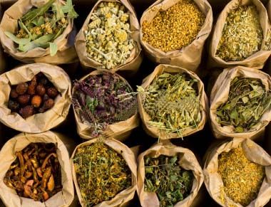 30 Most Popular Herbs for Natural Medicine Medical Herbs, Herbal Healing, Herbs For Health, Homemade Remedies, Healing Herbs, Medicinal Herbs, Natural Home Remedies, Medicinal Plants, Natural Medicine